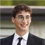 Laureato in ingegneria elettronica impartisce lezioni in matematica, fisica ed Elettrotecnica